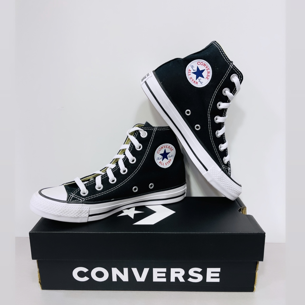 botas negras converse